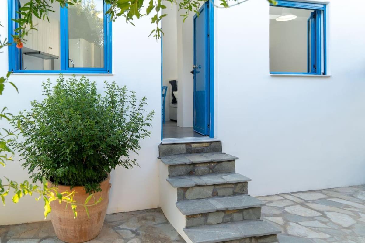Blue Moon Apartments Makrýgialos Eksteriør bilde